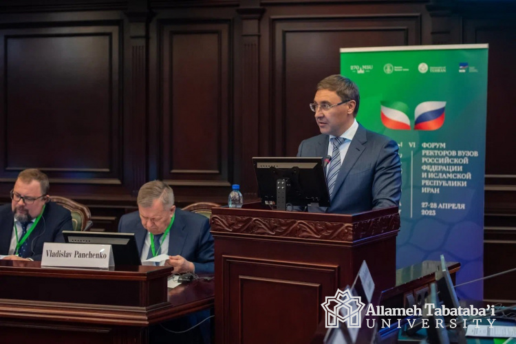 Valery Falkov speaks at the opening ceremony of the Forum of Rectors of Russian and Iranian Universities
