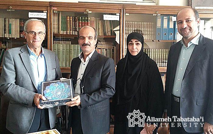 Department of Arabic Language and Literature Holds a Session