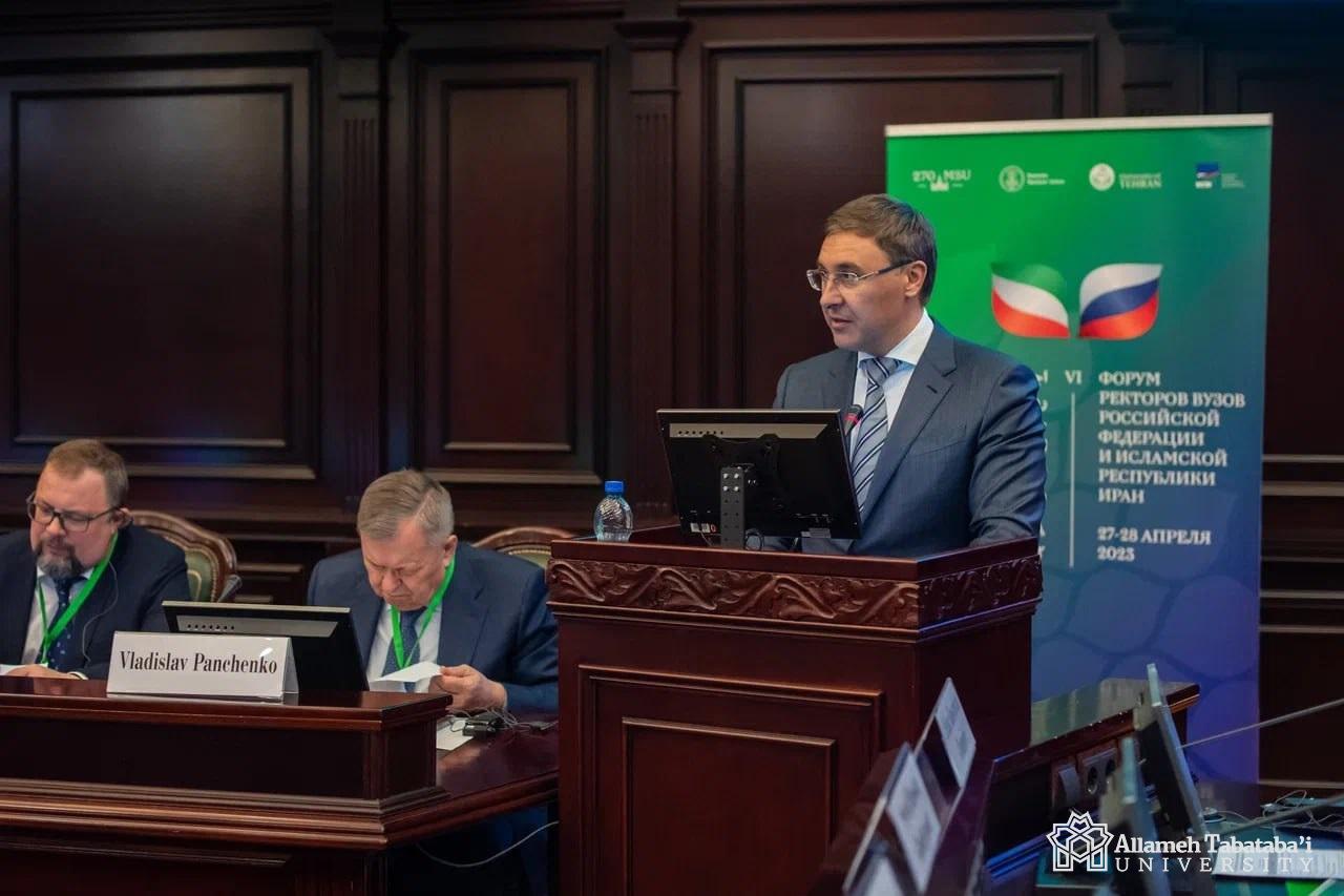 Valery Falkov speaks at the opening ceremony of the Forum of Rectors of Russian and Iranian Universities