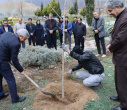کاشت نهال به یاد شهدای جنگ در آیین روز درختکاری دانشگاه علامه طباطبائی