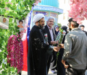 استقبال هیئت‌رئیسه دانشگاه علامه طباطبائی از دانشجویان با اهدای گل