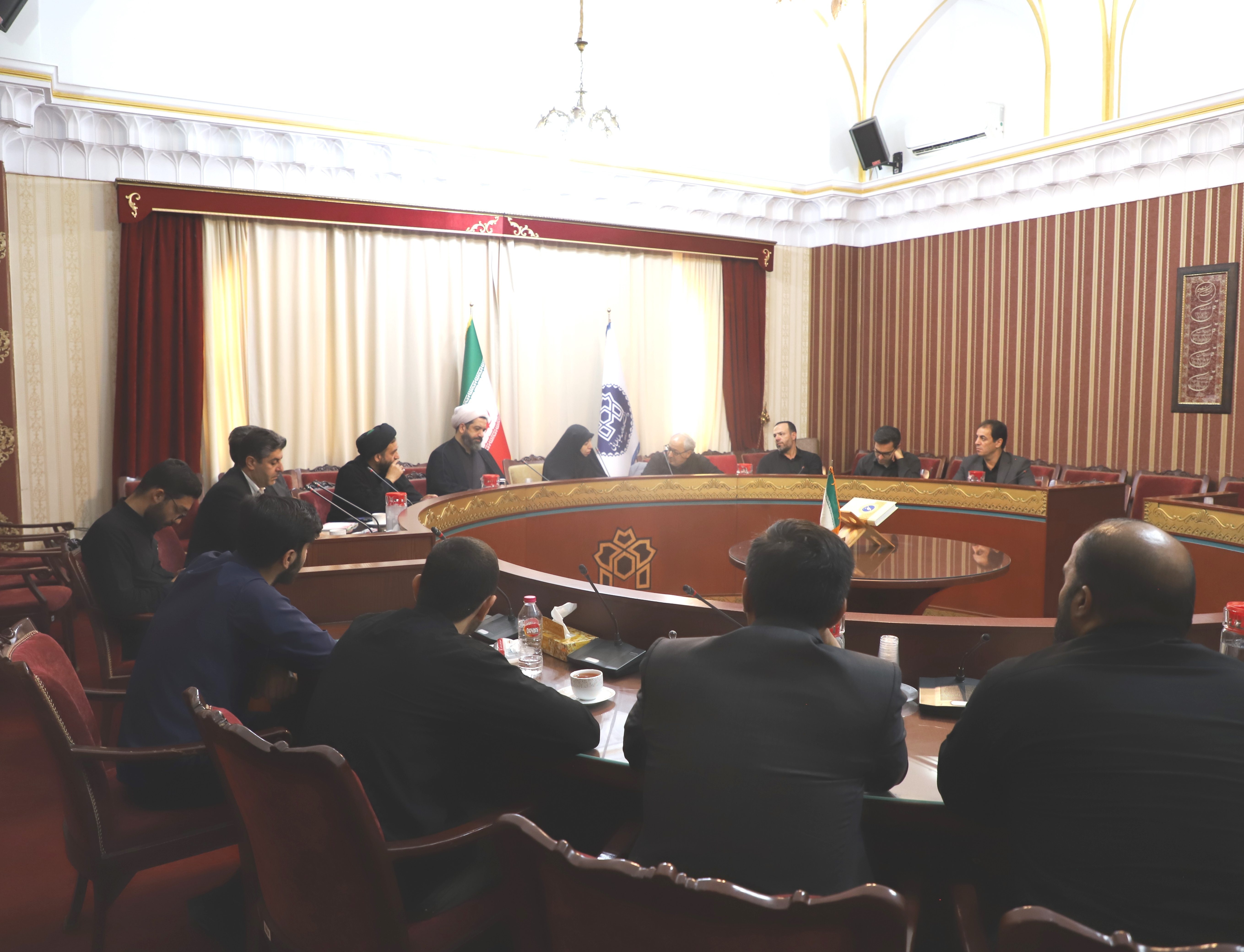 نشست هم‌اندیشی تدوین برنامه‌های اجرایی فرهنگی مراسم وداع رهبر شهید دانشگاه علامه طباطبائی