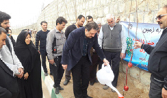 کاشت 180 نهال در روز درختکاری در پردیس اصلی دانشگاه