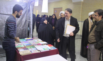 استقبال دانشجویان و کارکنان علمی و اداری خانم از نمایشگاه «آب و آیینه»