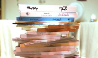 «کافه کتاب» با حضور رئیس دانشگاه در خانۀ دانشجویی شهید معینیان افتتاح شد