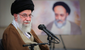 رئیس و جمعی از مسئولان دانشگاه علامه‌طباطبائی با مقام معظم رهبری دیدار کردند