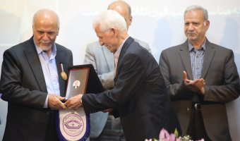 چهاردهمین نشان سلامت اجتماعی به استاد پیشکسوت دانشگاه علامه طباطبائی اهدا شد