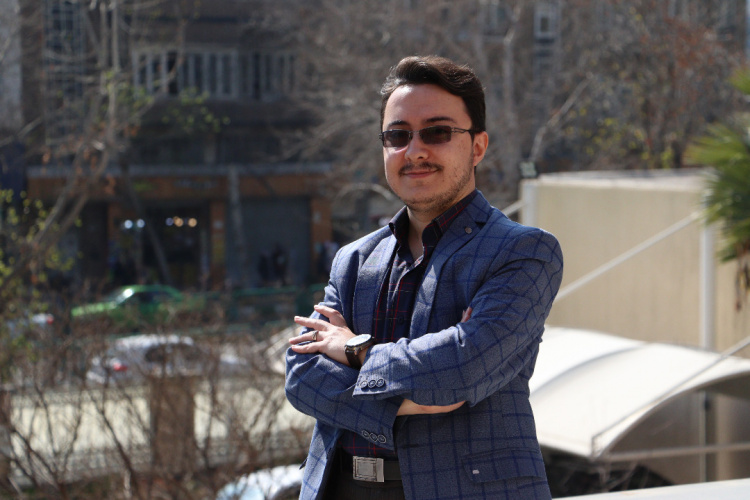 دانشجوی دانشگاه علامه‌طباطبائی در جمع نخبگان برگزیدۀ جایزۀ نوبل ایرانی «جایزۀ علمی بنیاد البرز ۱۴۰۰» قرار گرفت