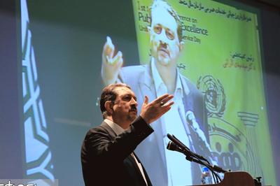 رئیس دانشگاه: رسالت جامعه دانشگاهی تعیین شاخص‌های خدمات عمومی است