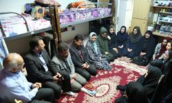 بازدید مسئولان و استادان دانشگاه از 3 خوابگاه دانشجویی به مناسبت روز دانشجو