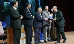 تقدیر از استادان برگزیده پژوهشی دانشگاه در مراسم بزرگداشت هفته پژوهش