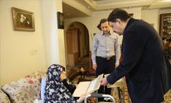 تجلیل هیئت رئیسۀ دانشگاه علامه‌طباطبائی از خانوادۀ دانشجوی شهید/جای خالی پیمان
