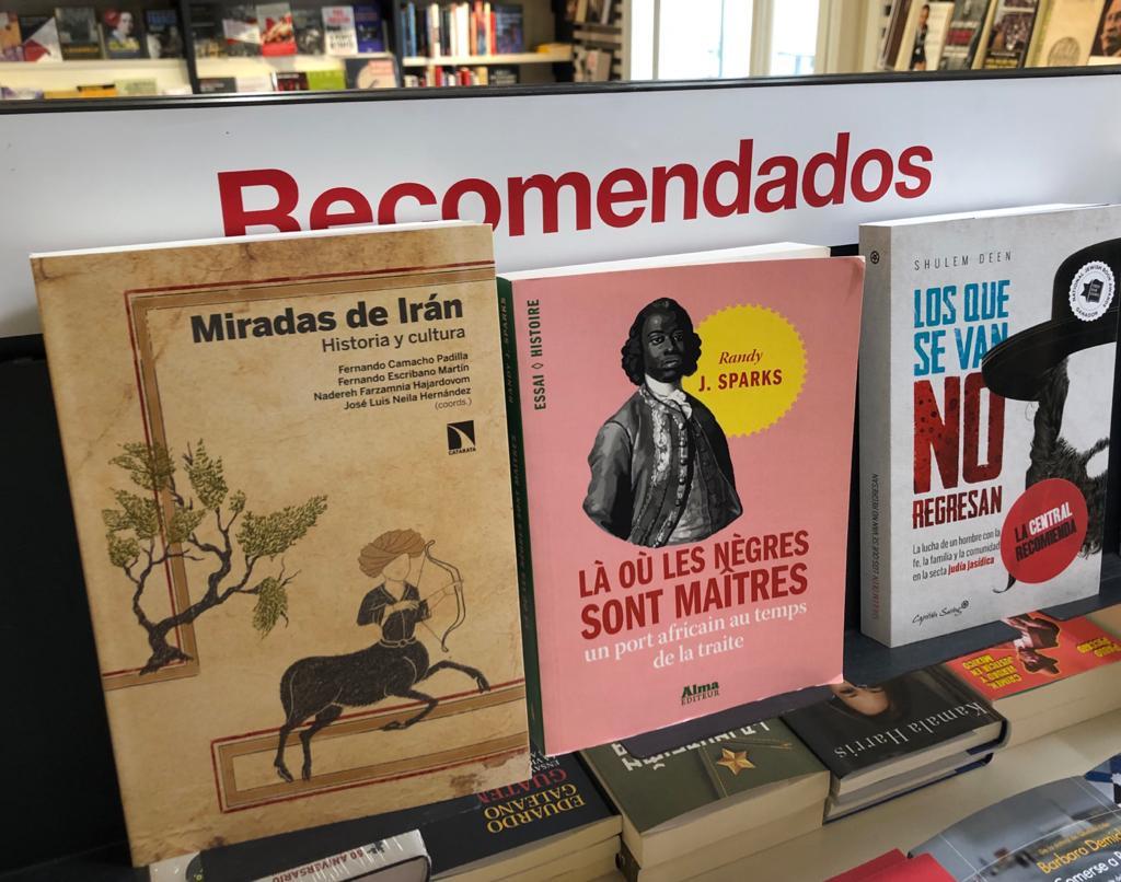 کتاب نگاه‏‌ها به ایران توسط انتشارات Los Libros de la Catarata اسپانیا منتشر شد