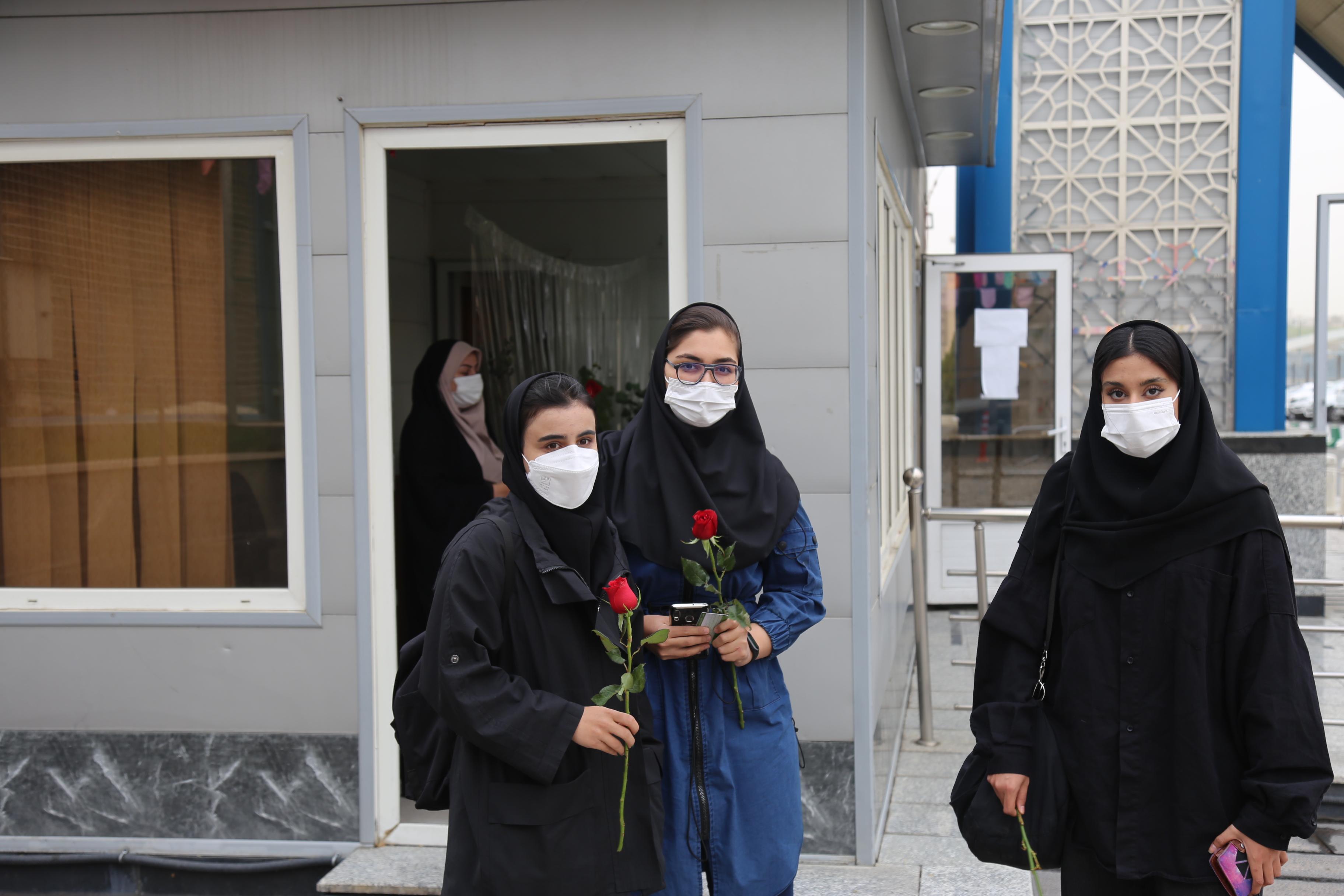 شور و نشاط دوباره در دانشگاه/ کلاس های آموزش حضوری دانشجویان مقاطع تحصیلات تکمیلی از سرگرفته شد