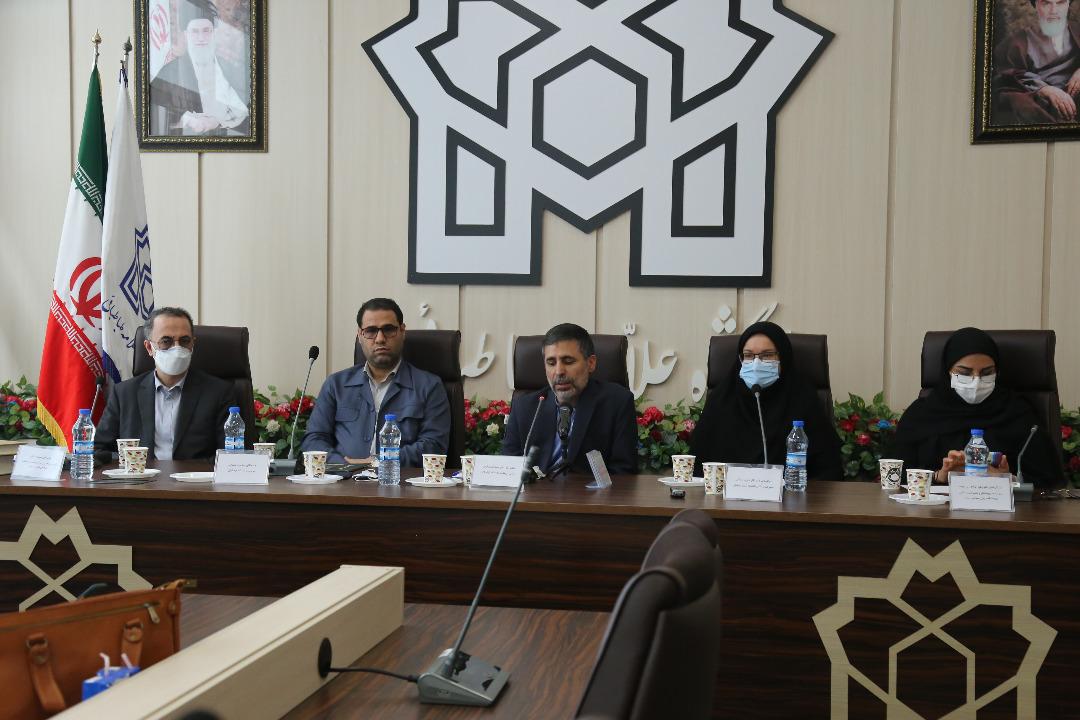 زبان مشترک، انسجام آفرین و هویت بخش است