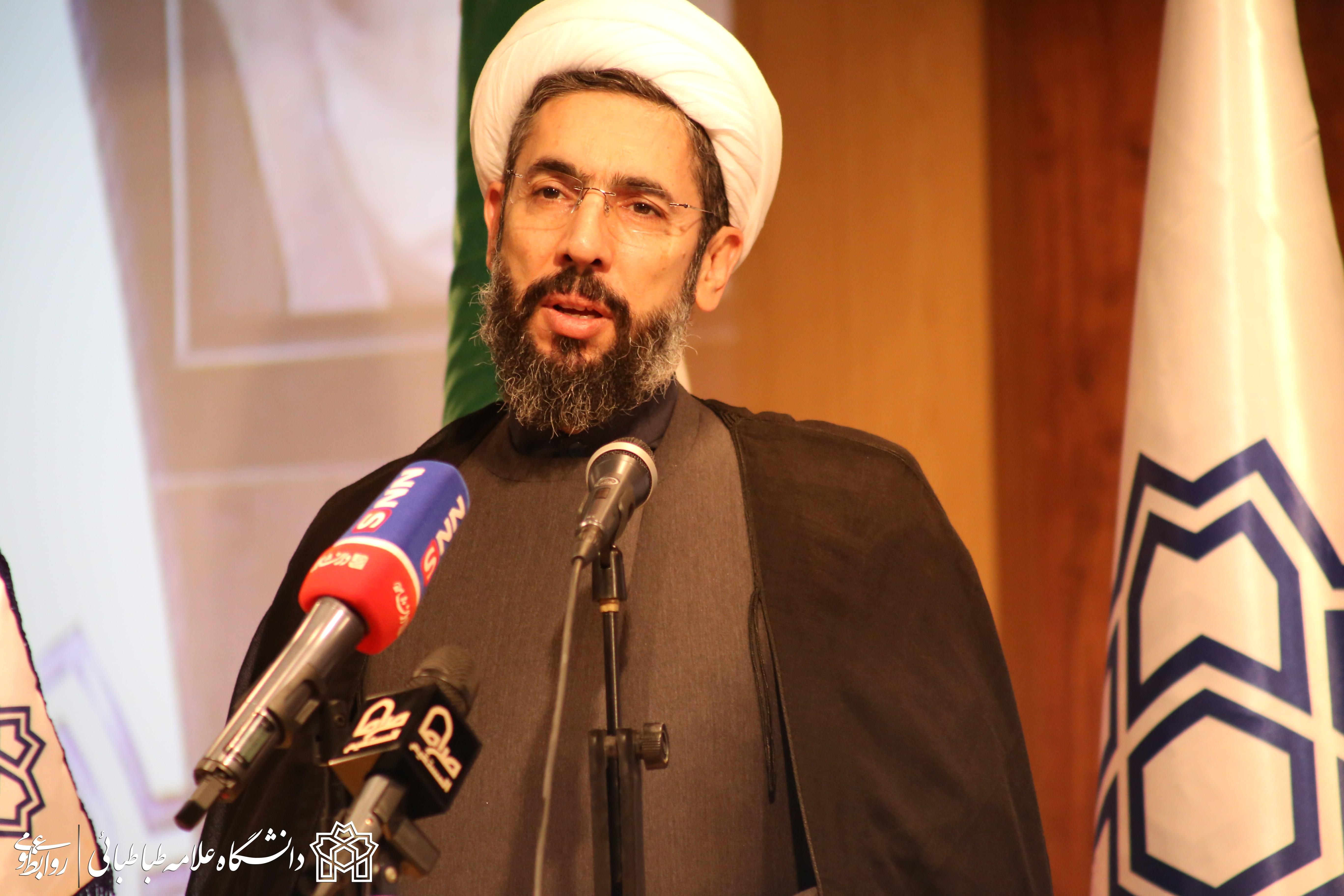 مسئله اصلی بشر، علوم انسانی است