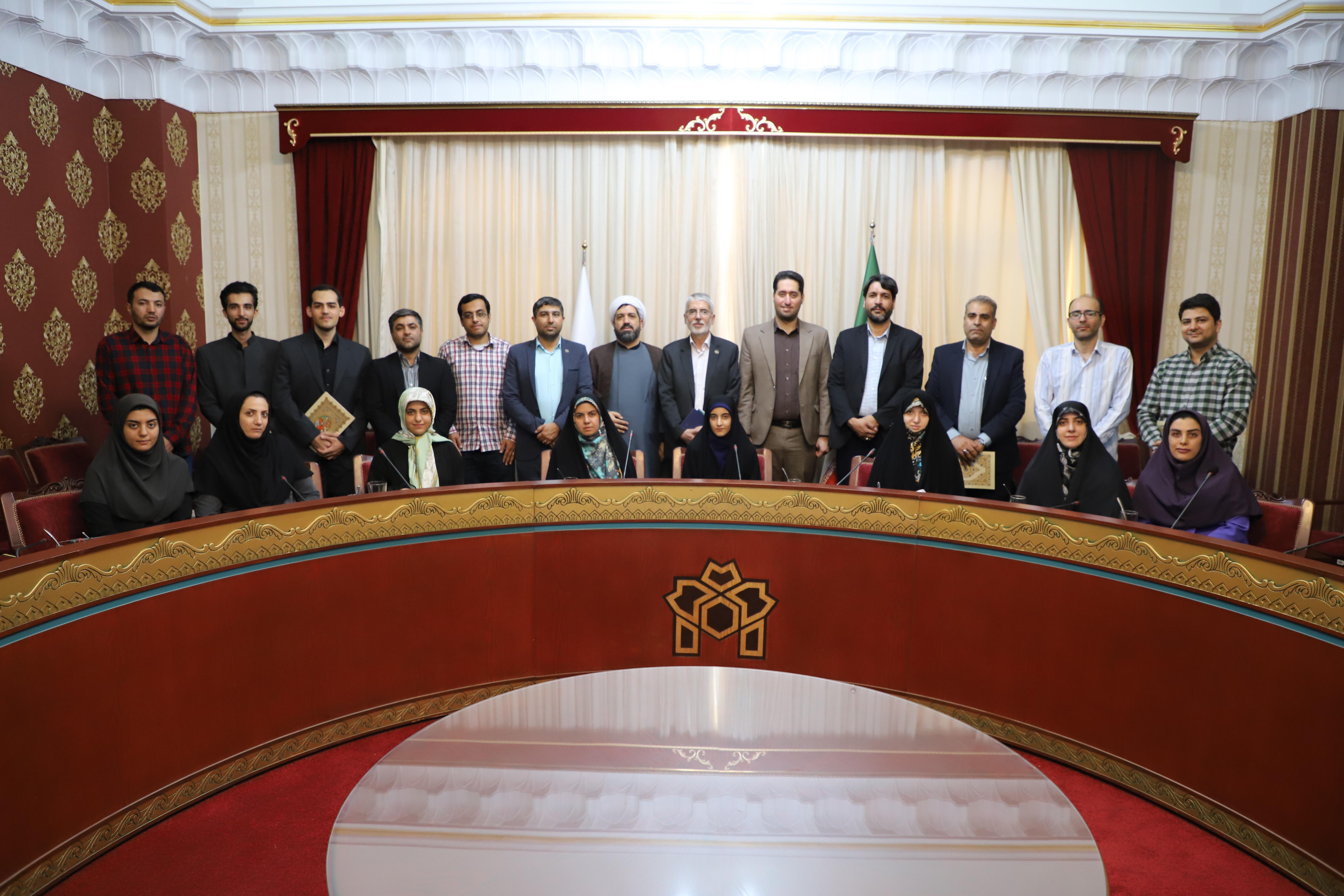 تجلیل از دانشجویان برگزیده دانشگاه علامه‌طباطبائی در جشنواره‌های «قرآن و عترت» و «حرکت»