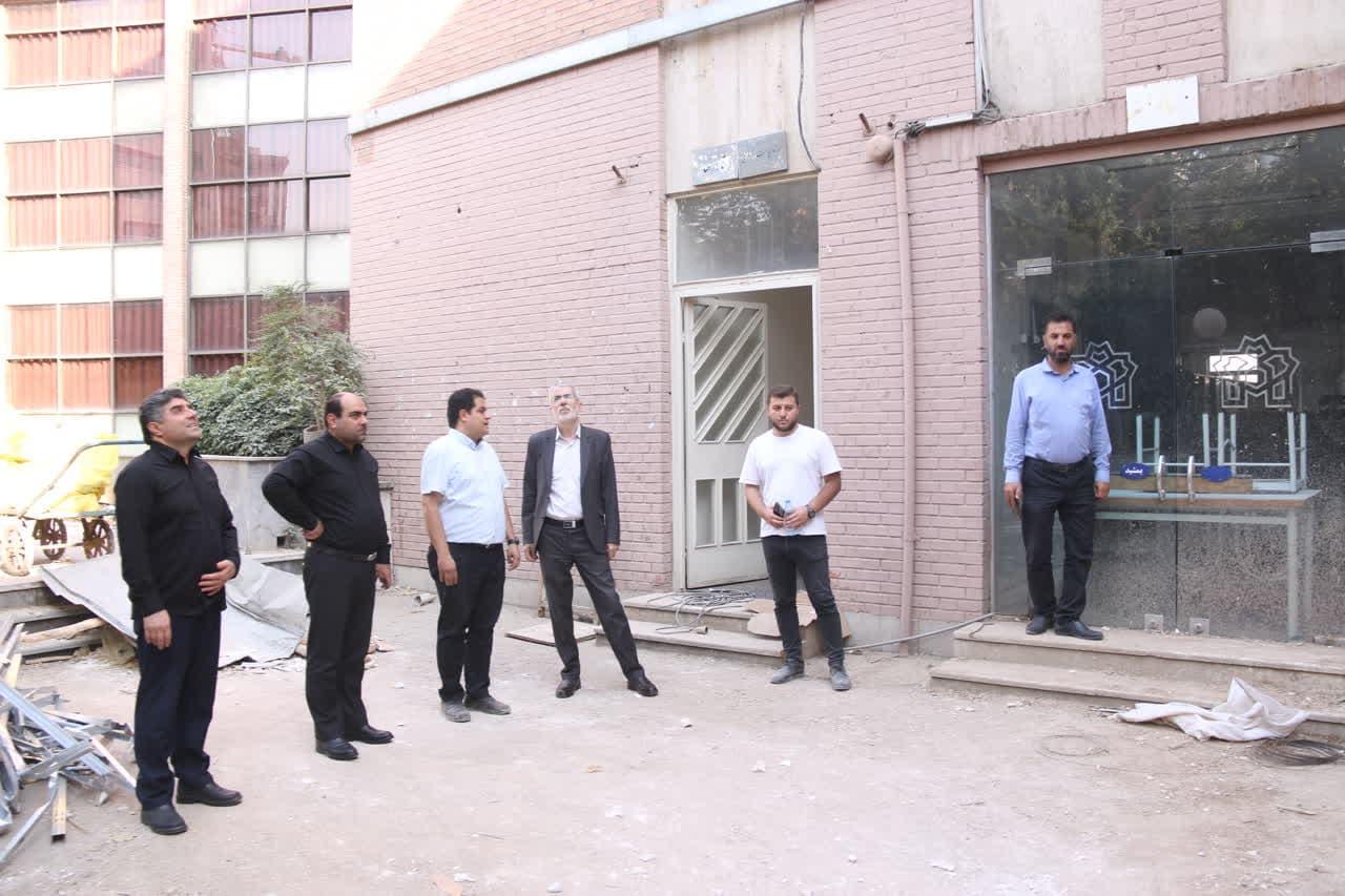بازدید رئیس دانشگاه علامه‌طباطبائی از مراحل تعمیر و بازسازی دانشکده اقتصاد