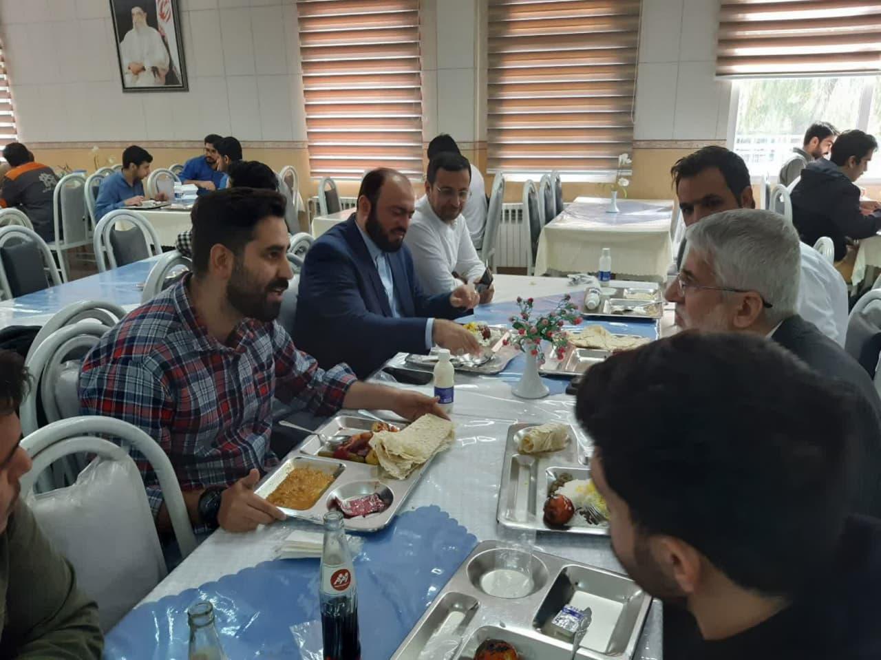 بازدید سرزده رئیس دانشگاه علامه‌طباطبائی از رستوران دانشجویی پردیس مرکزی