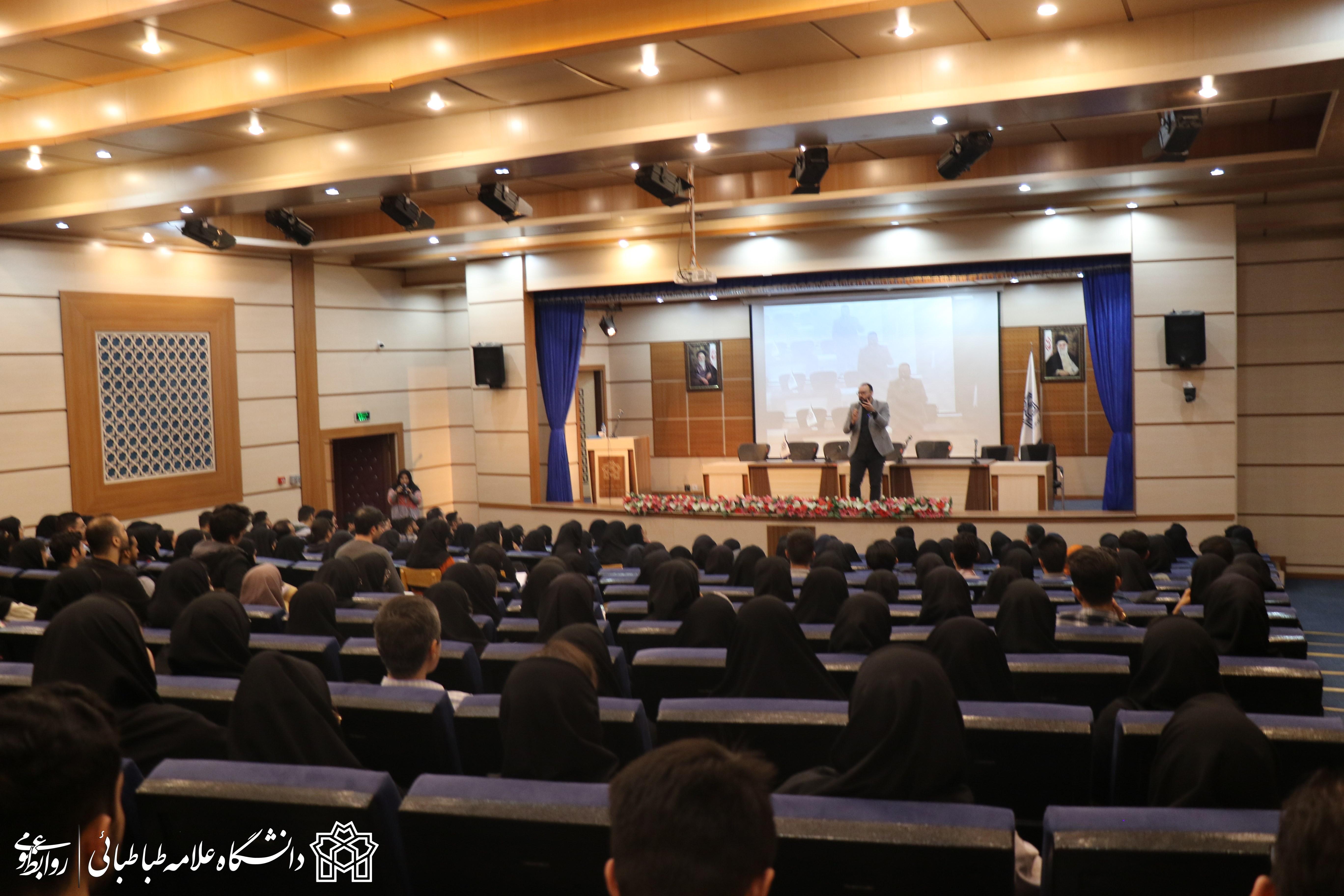 تحصیل عنصر مهمی برای موفقیت است اما کافی نیست