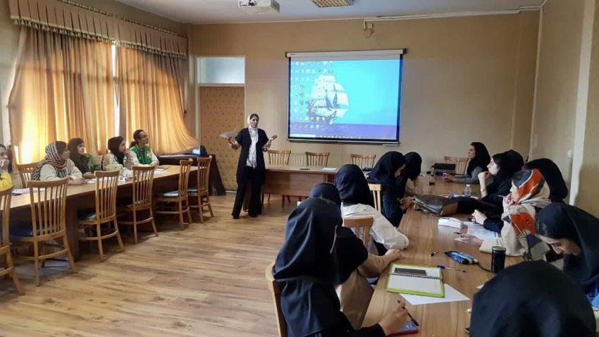کارگاه‌های بین‌المللی با عنوان «بررسی ویژگی‌های زبانی در ترجمۀ متون نثر و نظم از زبان فارسی به روسی»