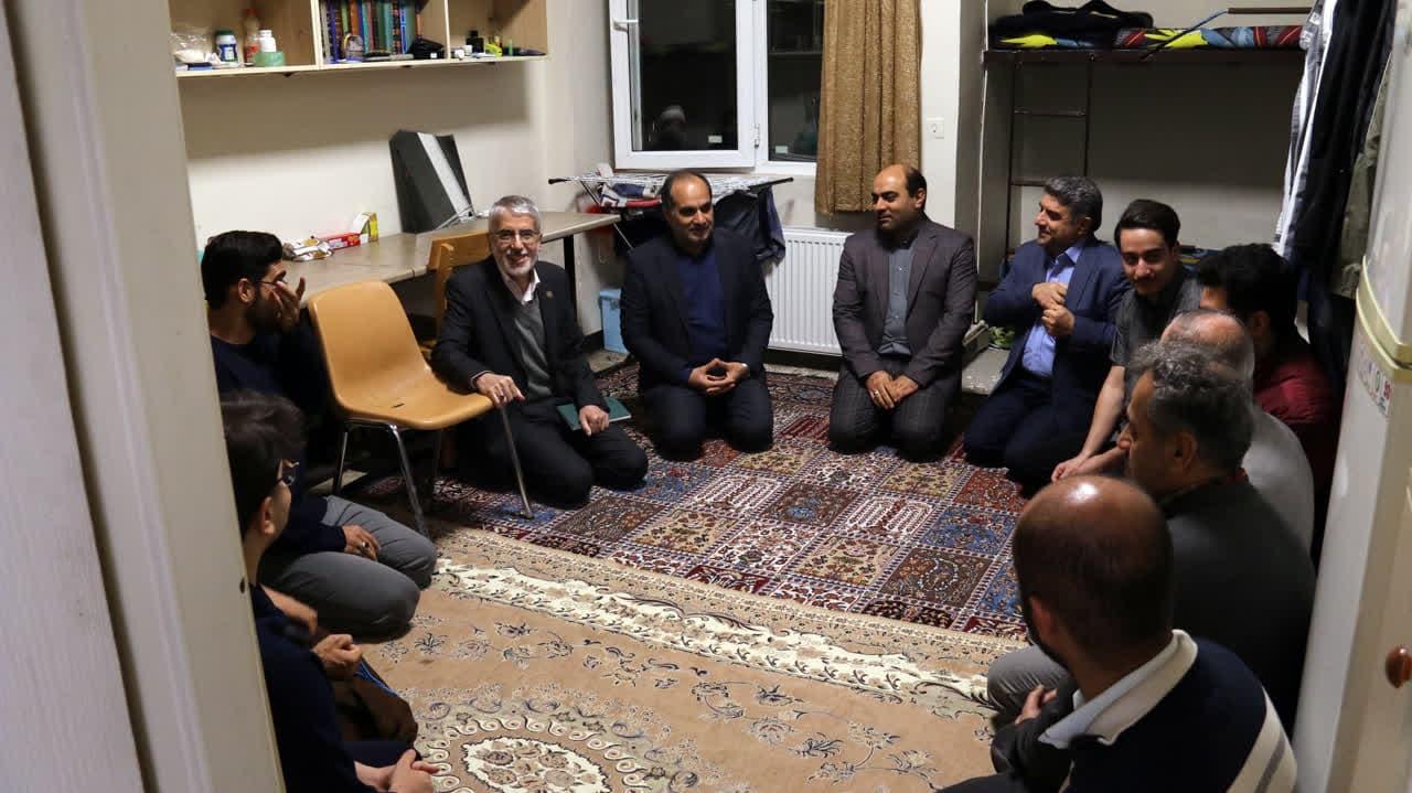 بازدید هیئت رئیسه دانشگاه علامه‌طباطبائی از خوابگاه پسرانه شهید همت