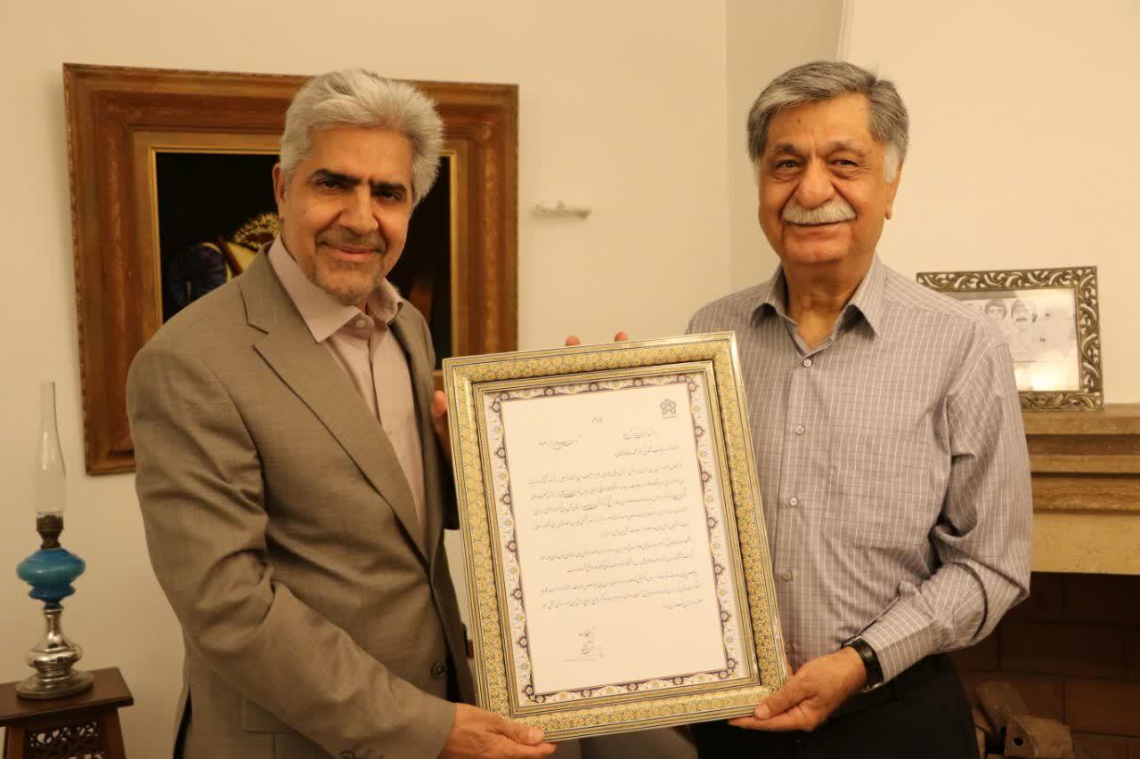 عیادت دکتر احمدوند از دکتر فرقانی