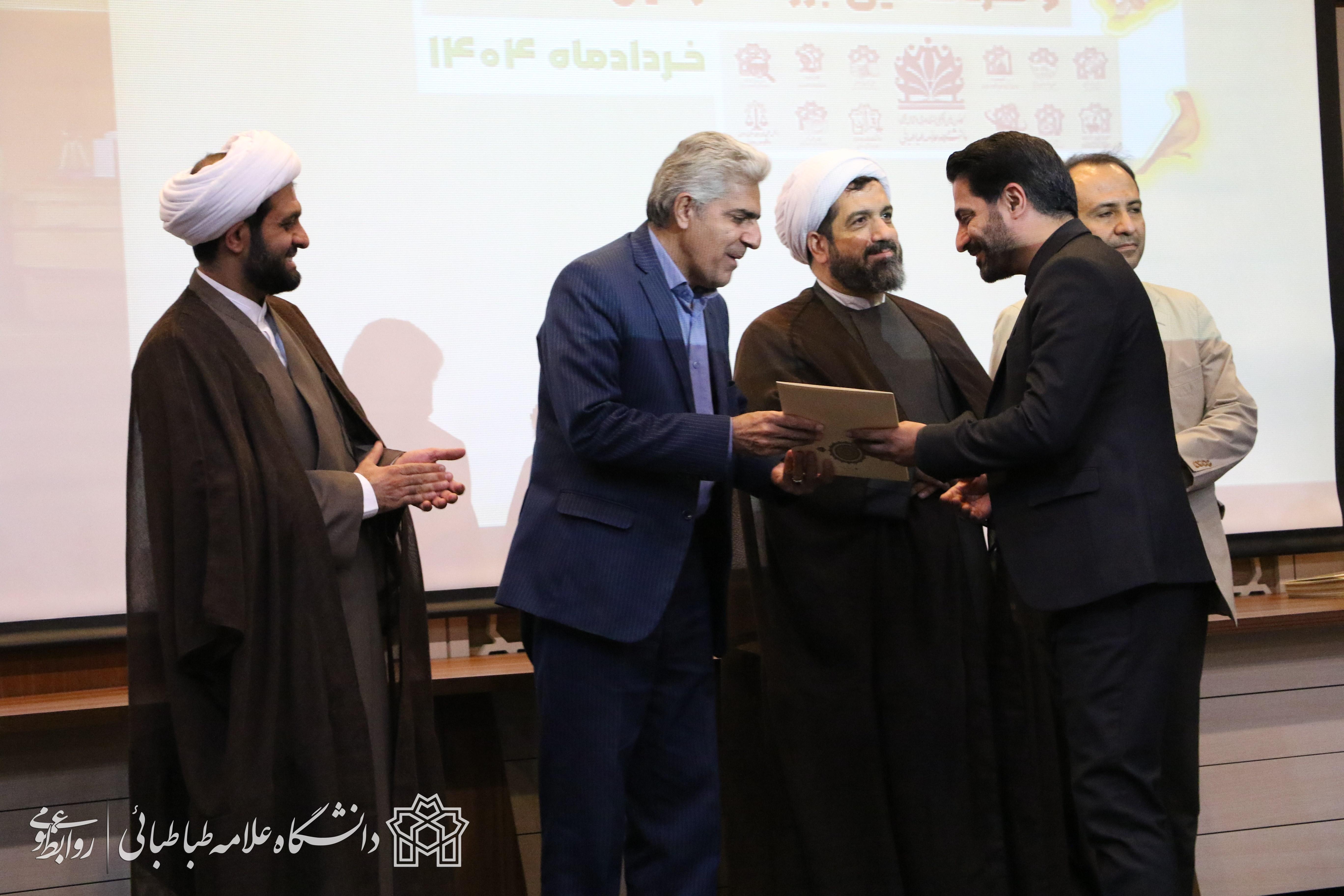 جامعه‌سازی با تکیه بر ایمان و عمل صالح