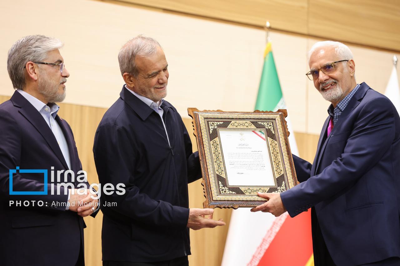 دکتر ابراهیم برزگر، برگزیده شانزدهمین جشنواره بین‌المللی فارابی شد