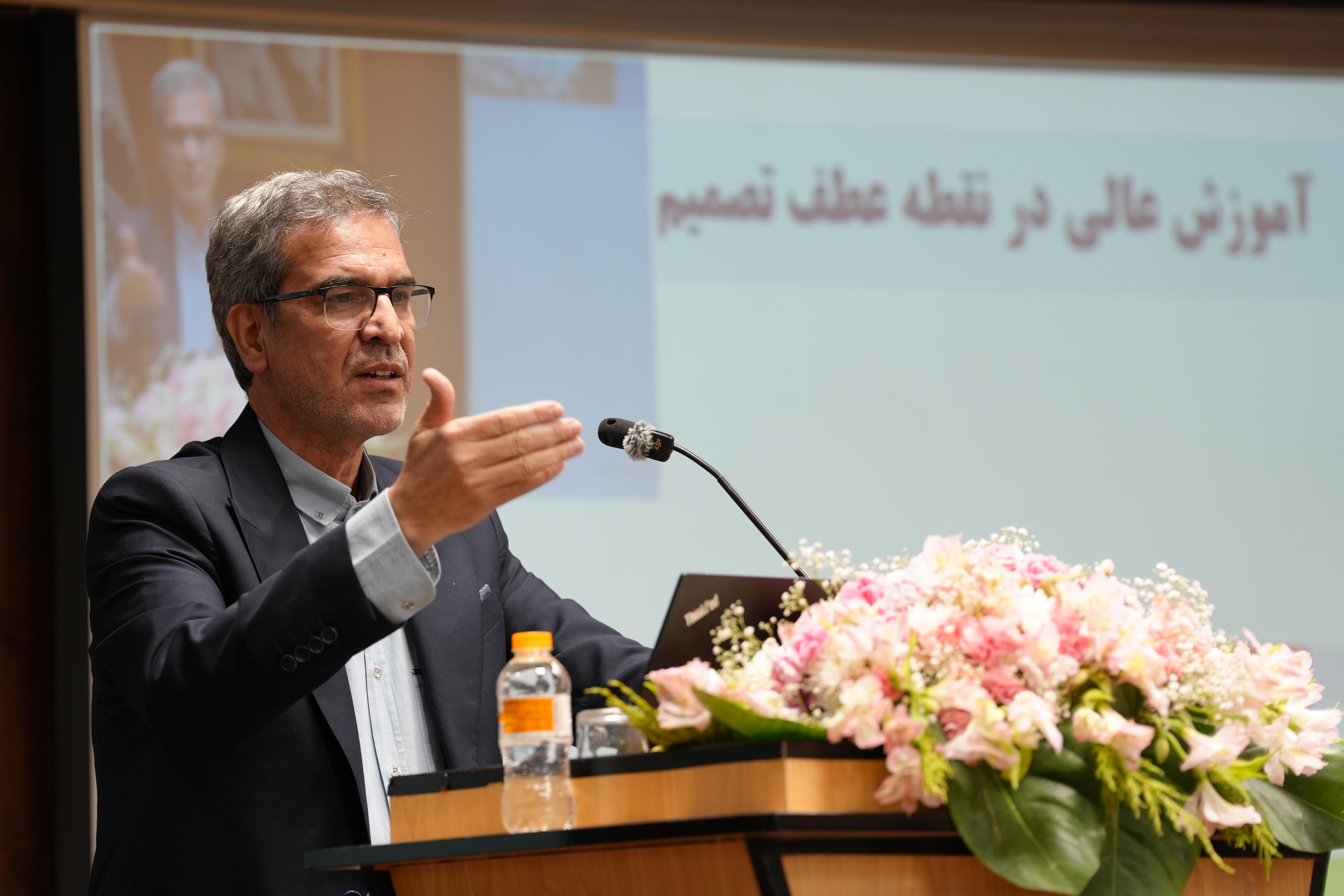 آموزش عالی باید هوشمند، مهارت‌محور و در خدمت جامعه باشد