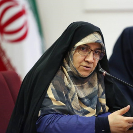 عصمت مومنی