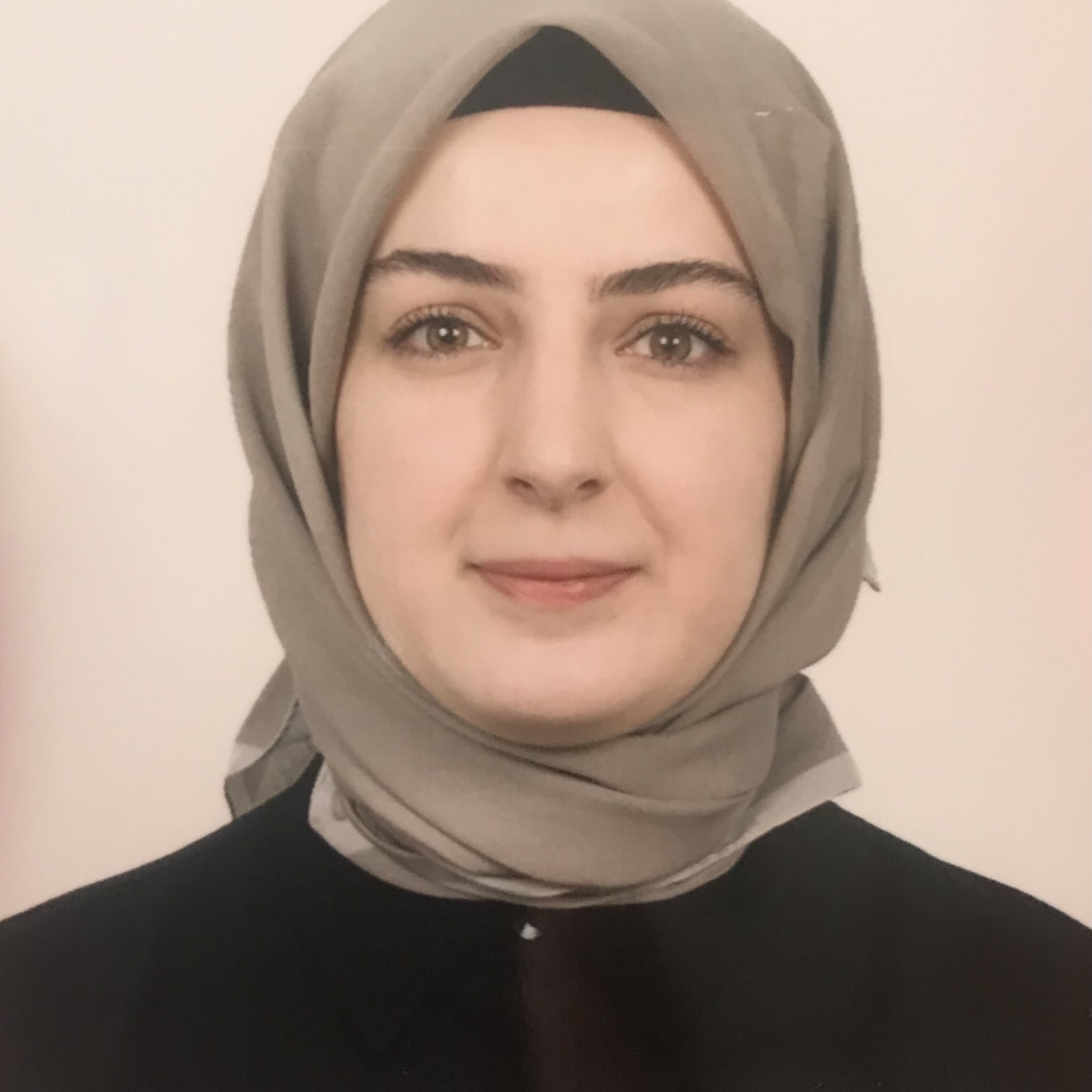 سمیه شاهین